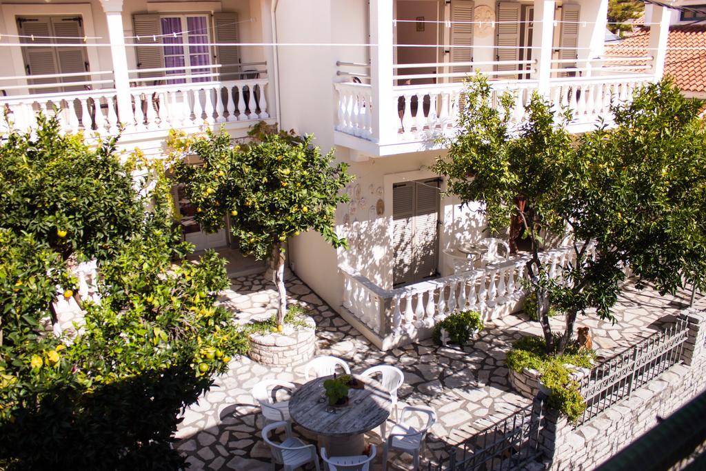 The Orange Garden Apartamento Kassiopi Exterior foto